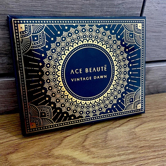 Ace Beaute Vintage Dawn Eyeshadow Palette - Picture 3 of 8
